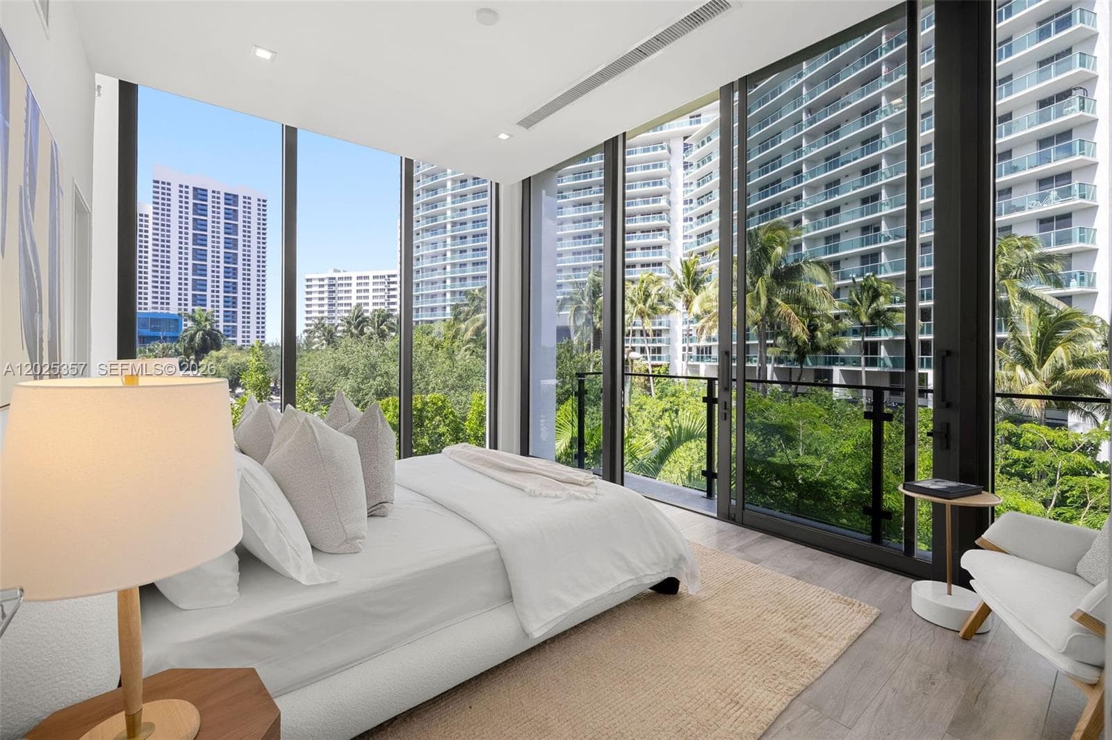 A12025357 — Miami Beach — 30
