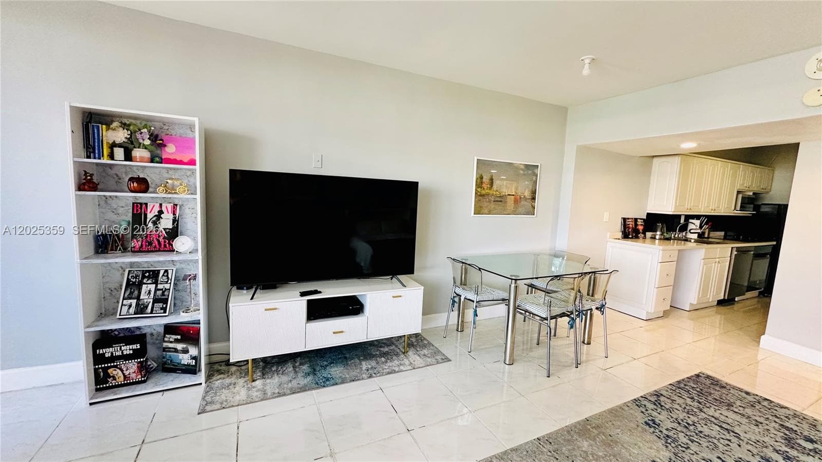 A12025359 — Miami Beach — 13