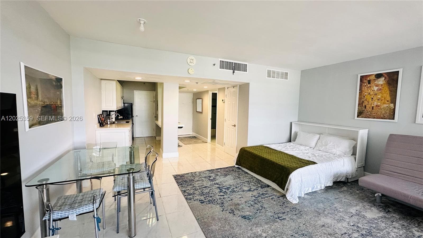 A12025359 — Miami Beach — 10