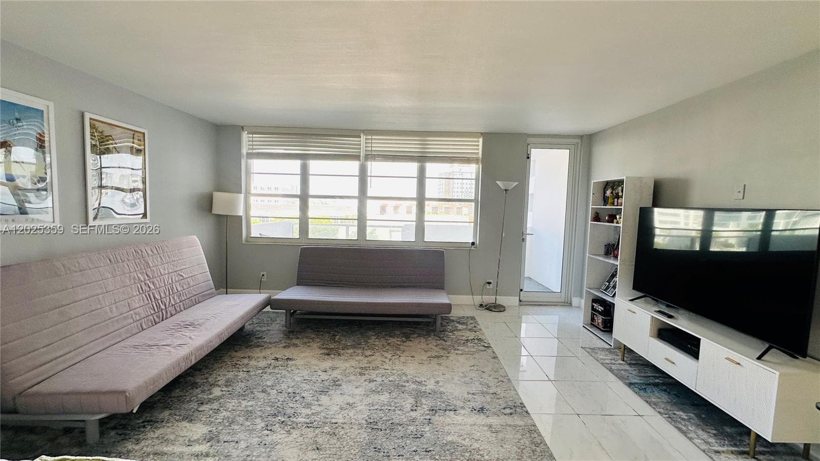 A12025359 — Miami Beach — 14