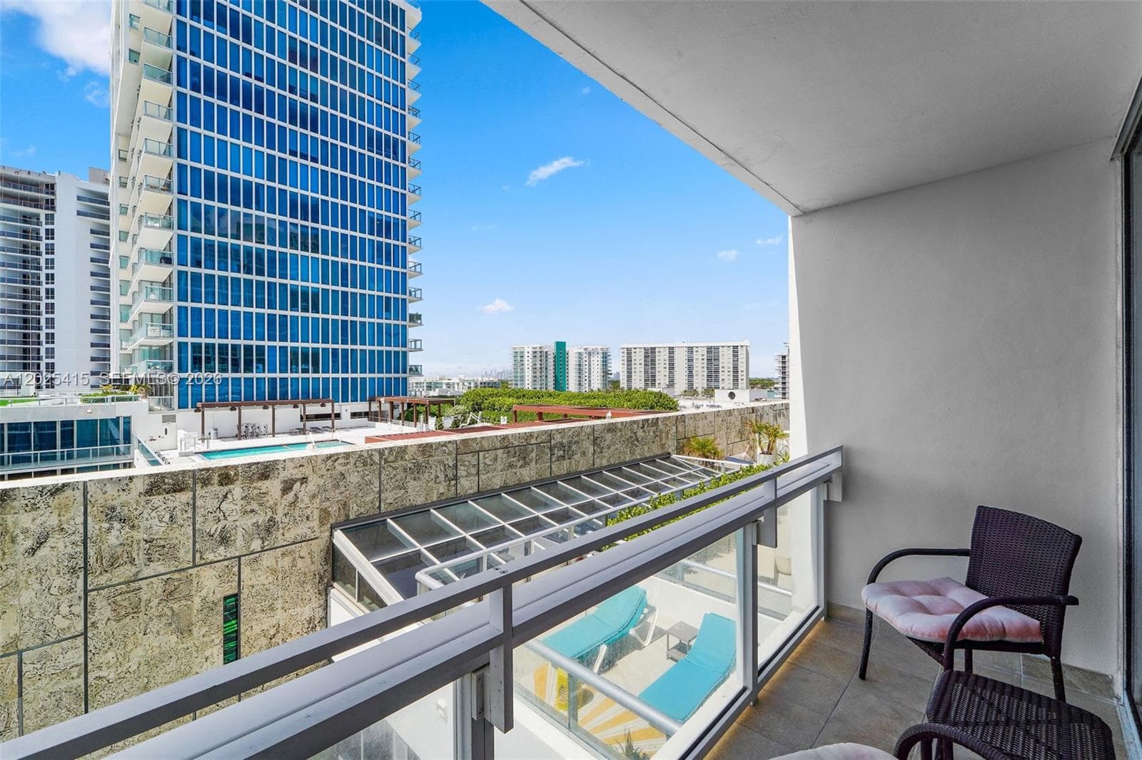 A12025415 — Miami Beach — 13