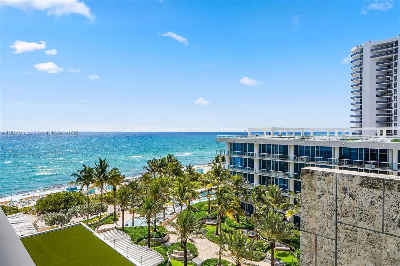 A12025415 — Miami Beach