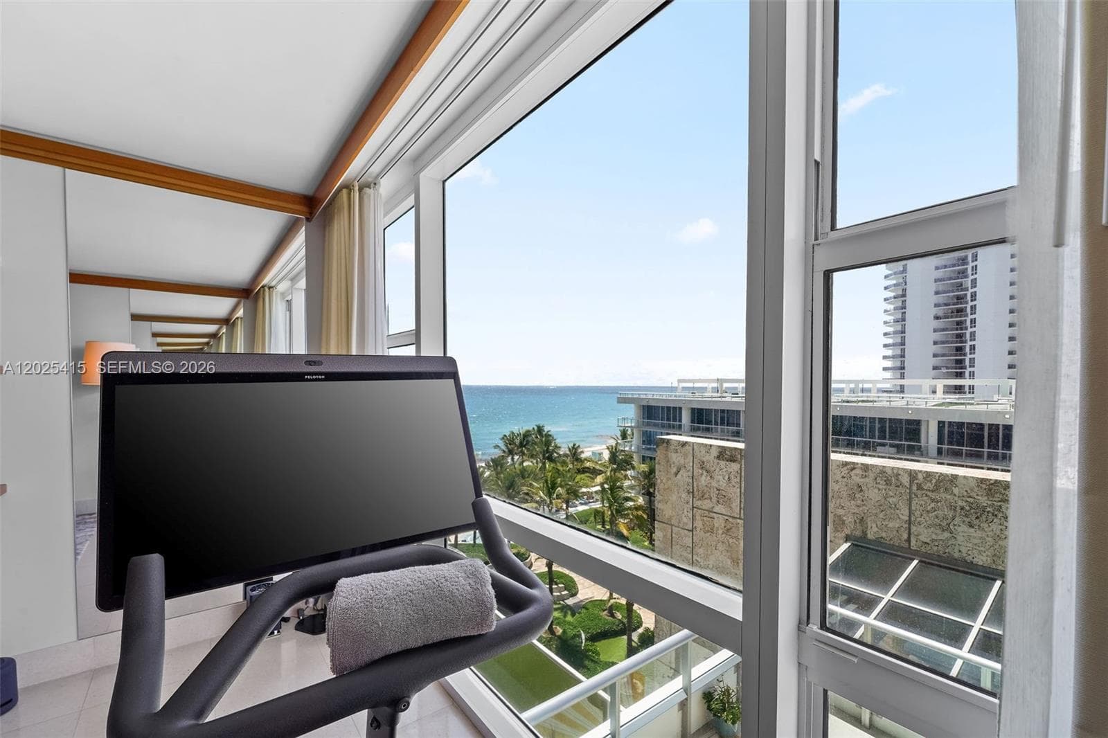 A12025415 — Miami Beach — 9