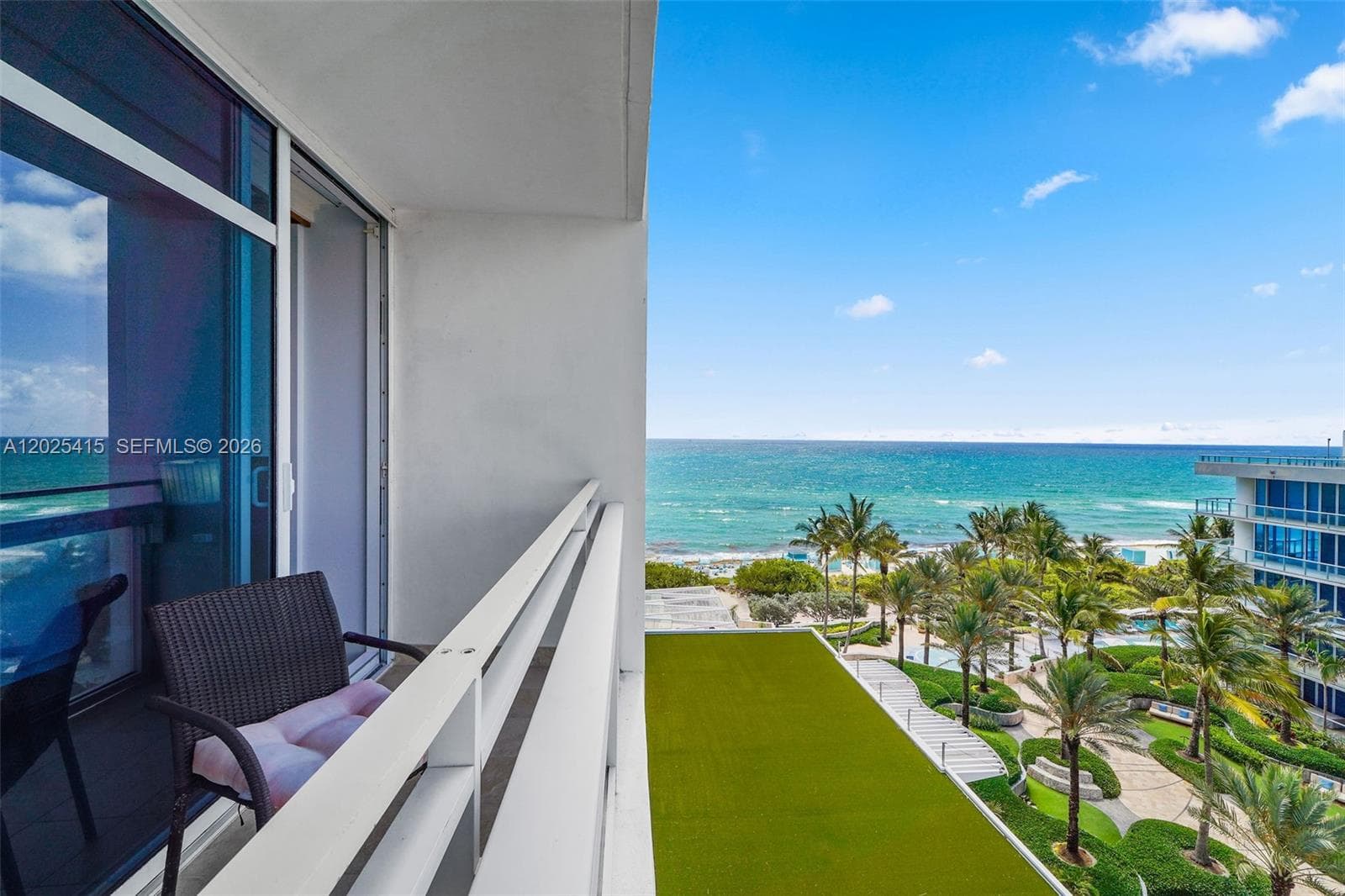 A12025415 — Miami Beach — 11