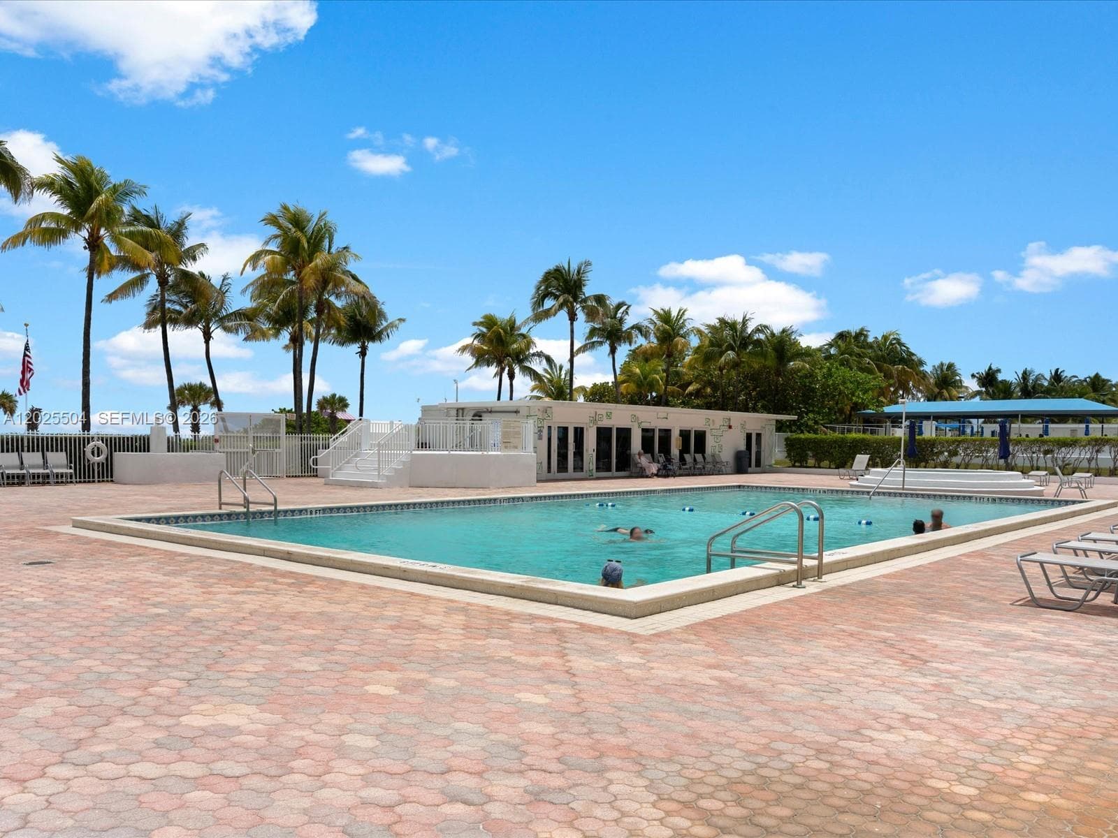 A12025504 — Miami Beach — 32
