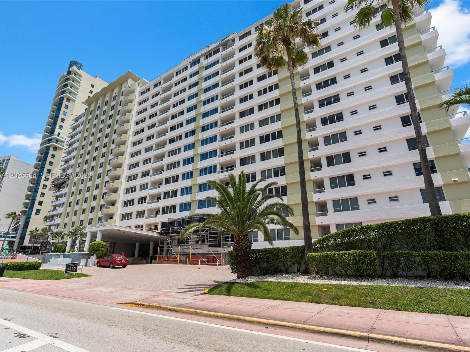 A12025504 — Miami Beach