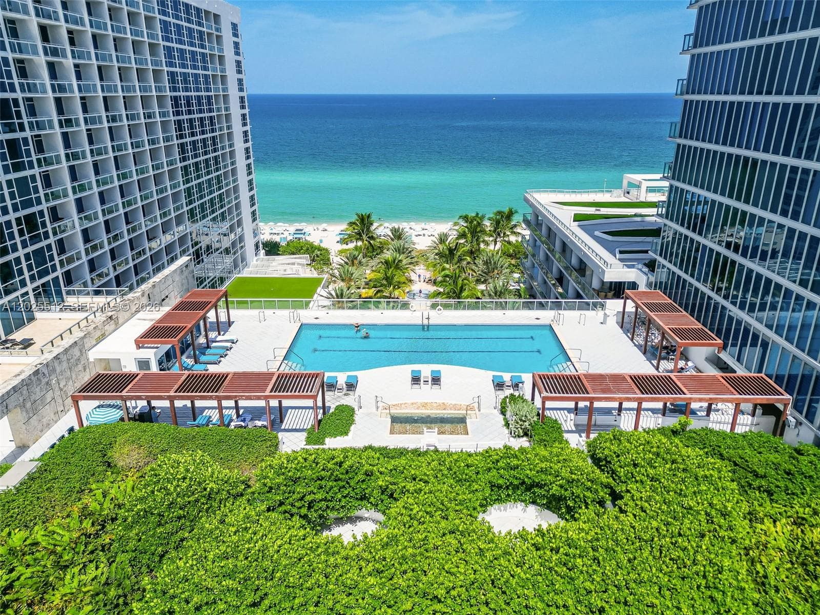 A12025512 — Miami Beach — 24