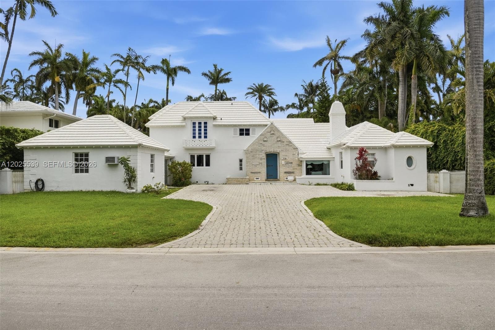 A12025539 — Miami Beach