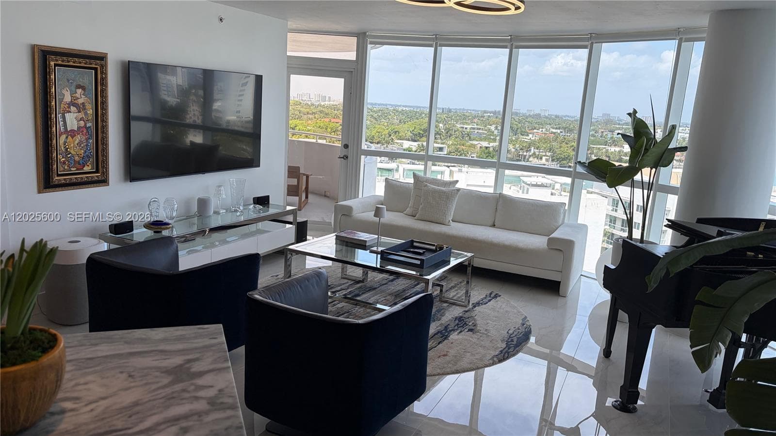 A12025600 — Miami Beach — 3