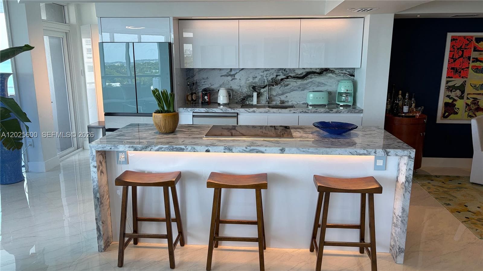 A12025600 — Miami Beach — 5