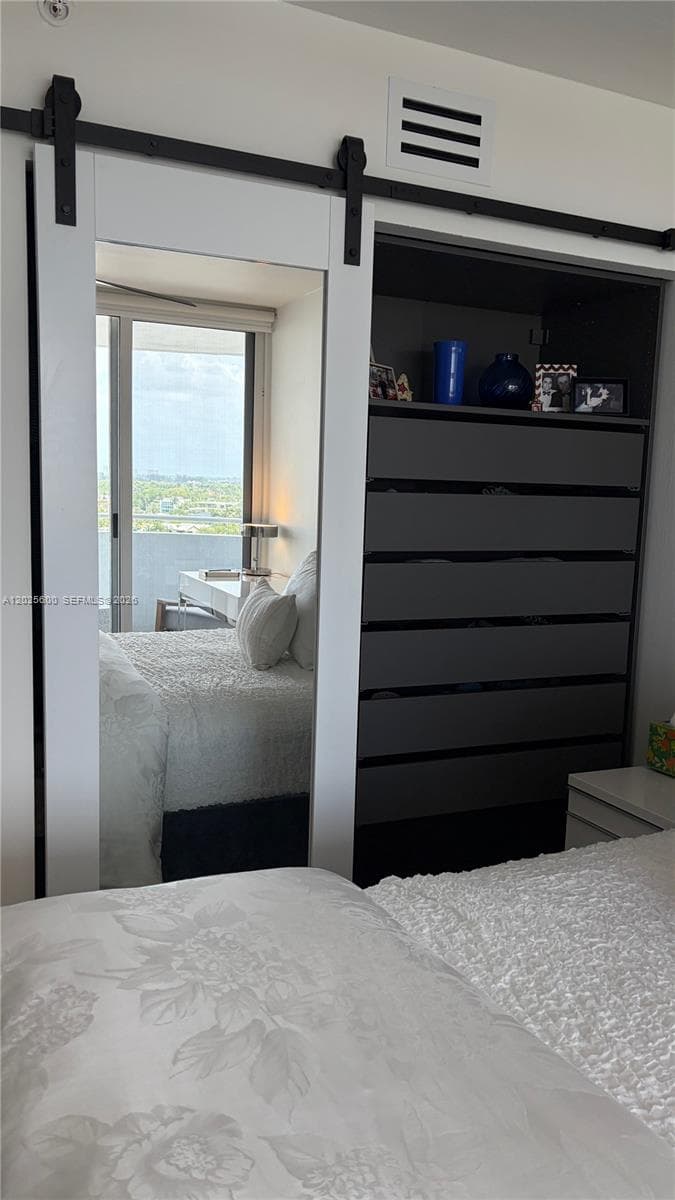 A12025600 — Miami Beach — 20