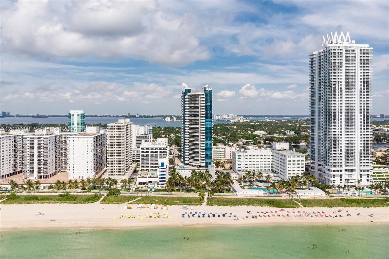 A12025600 — Miami Beach — 40