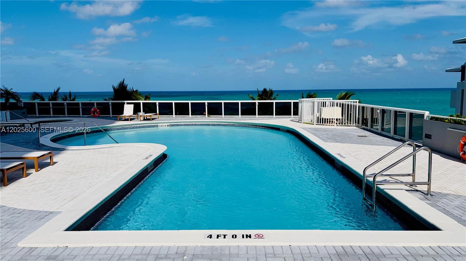 A12025600 — Miami Beach — 25