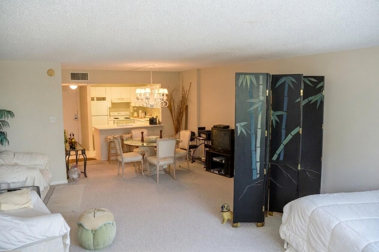 B26033080 — Miami Beach