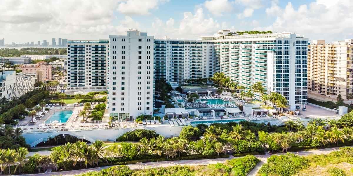A12025653 — Miami Beach — 46