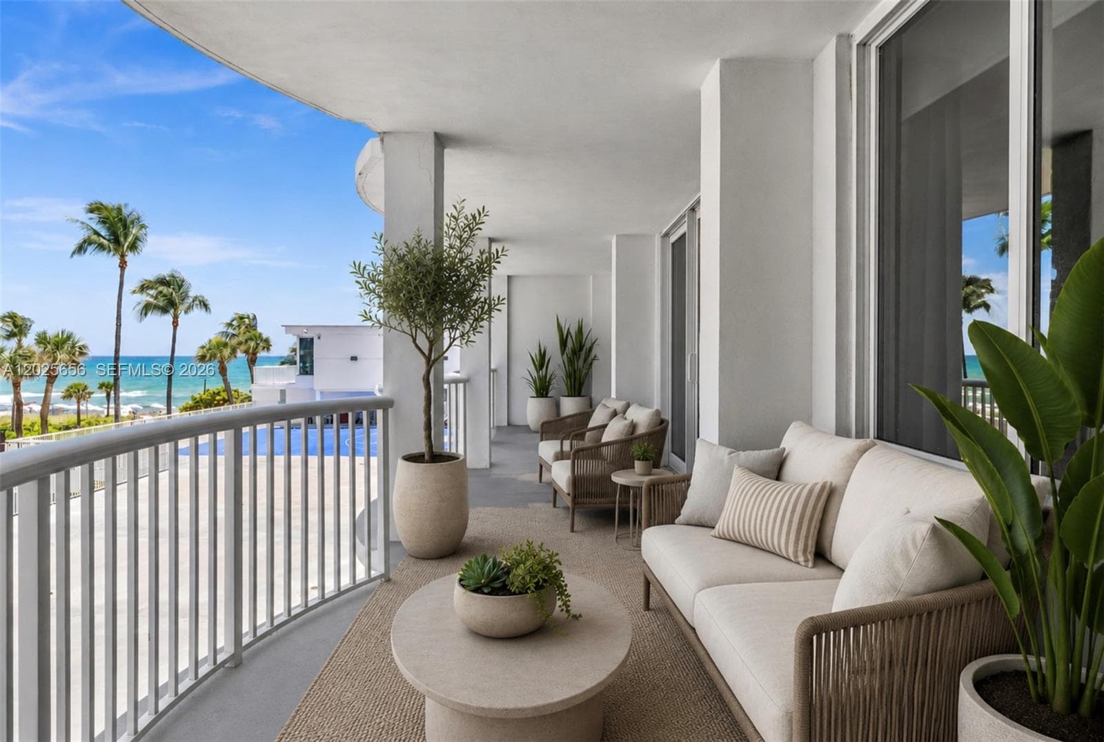 A12025656 — Miami Beach