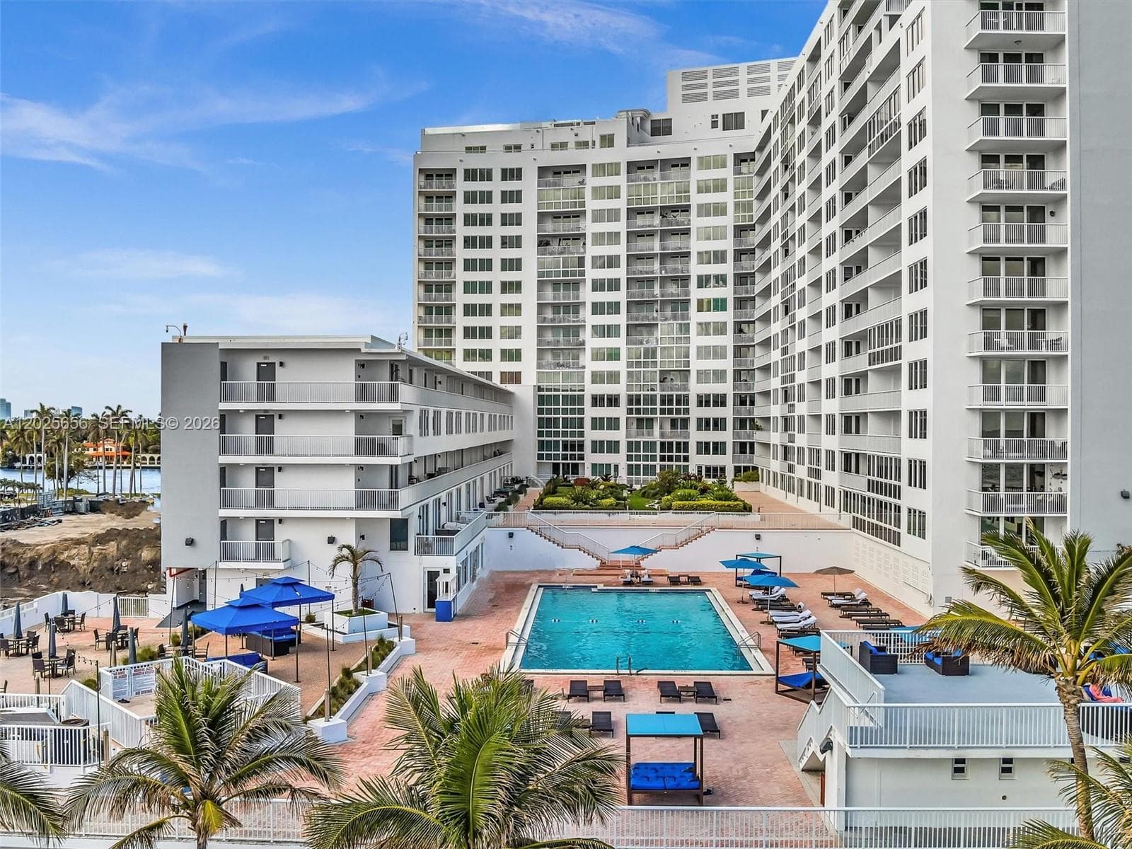 A12025656 — Miami Beach — 41