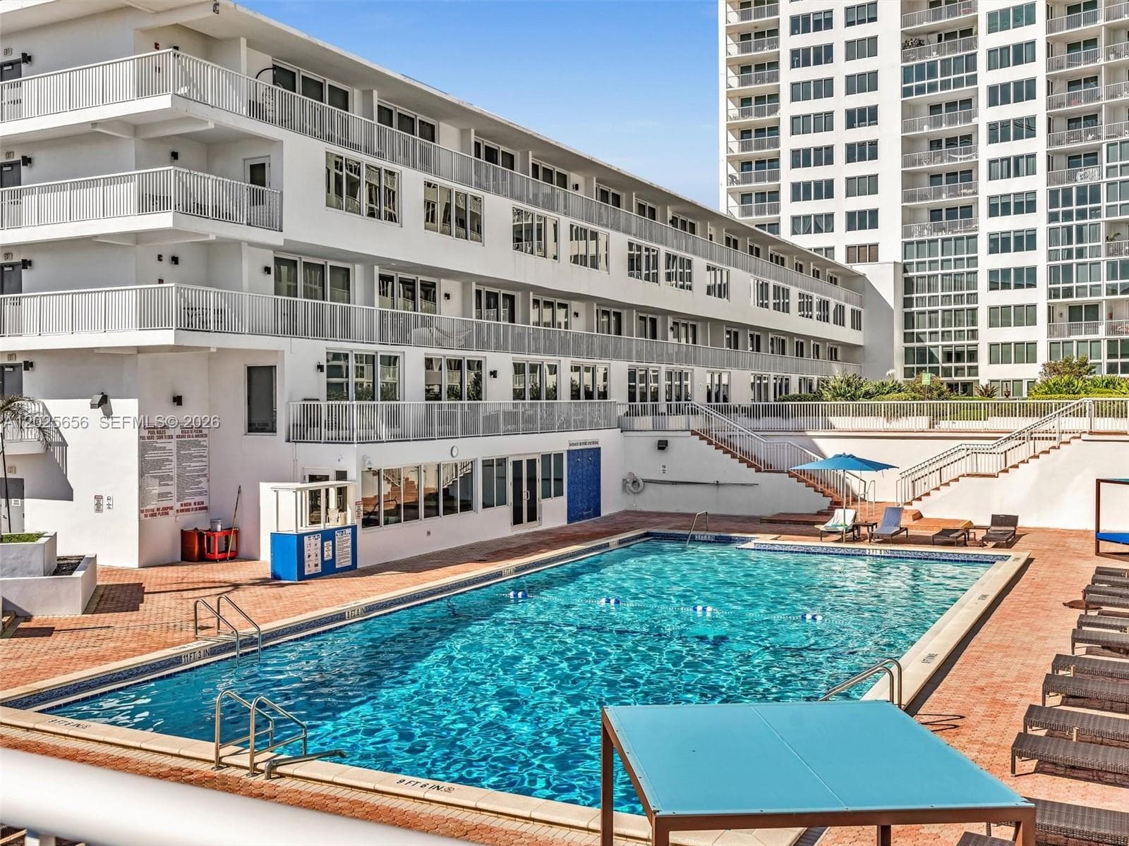 A12025656 — Miami Beach — 29