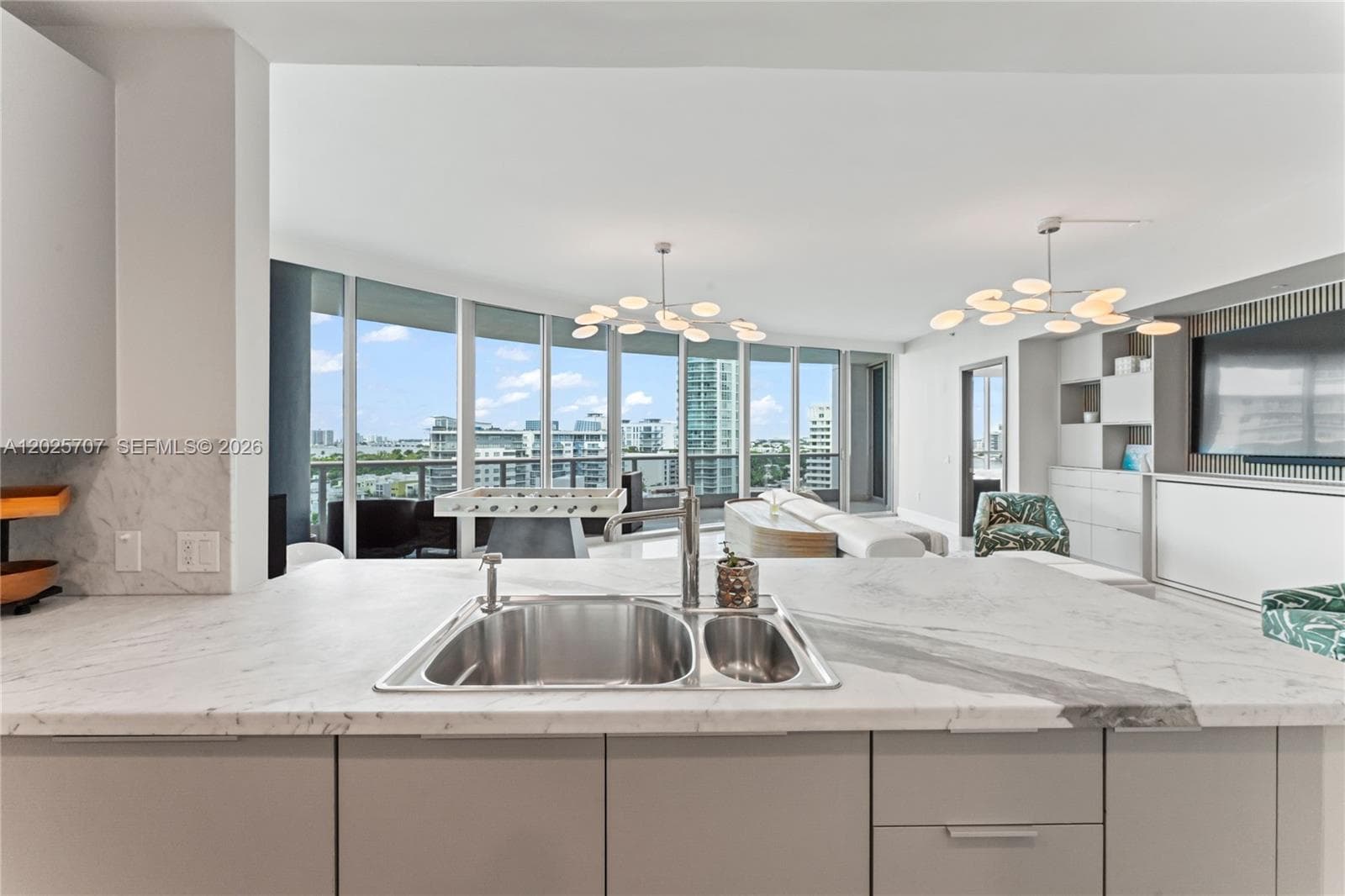 A12025707 — Miami Beach — 11