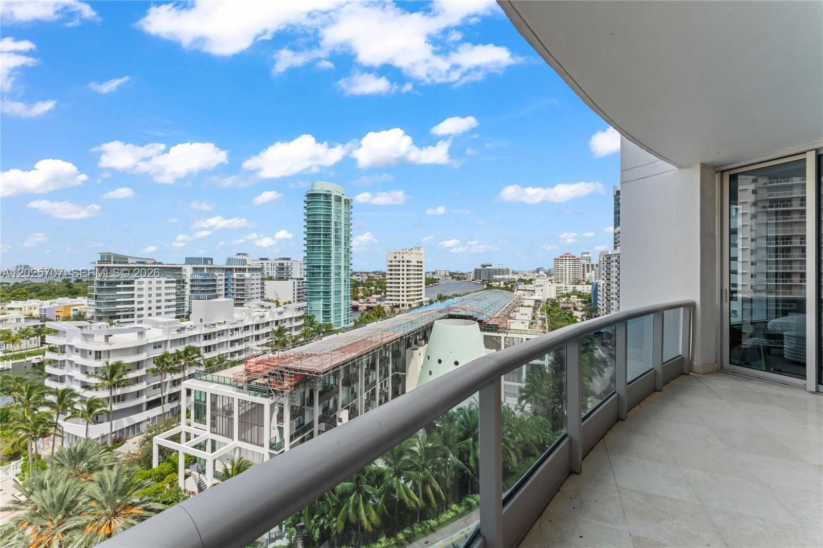 A12025707 — Miami Beach — 40