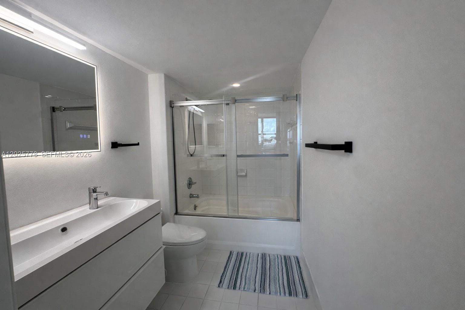 A12025778 — Miami Beach — 16