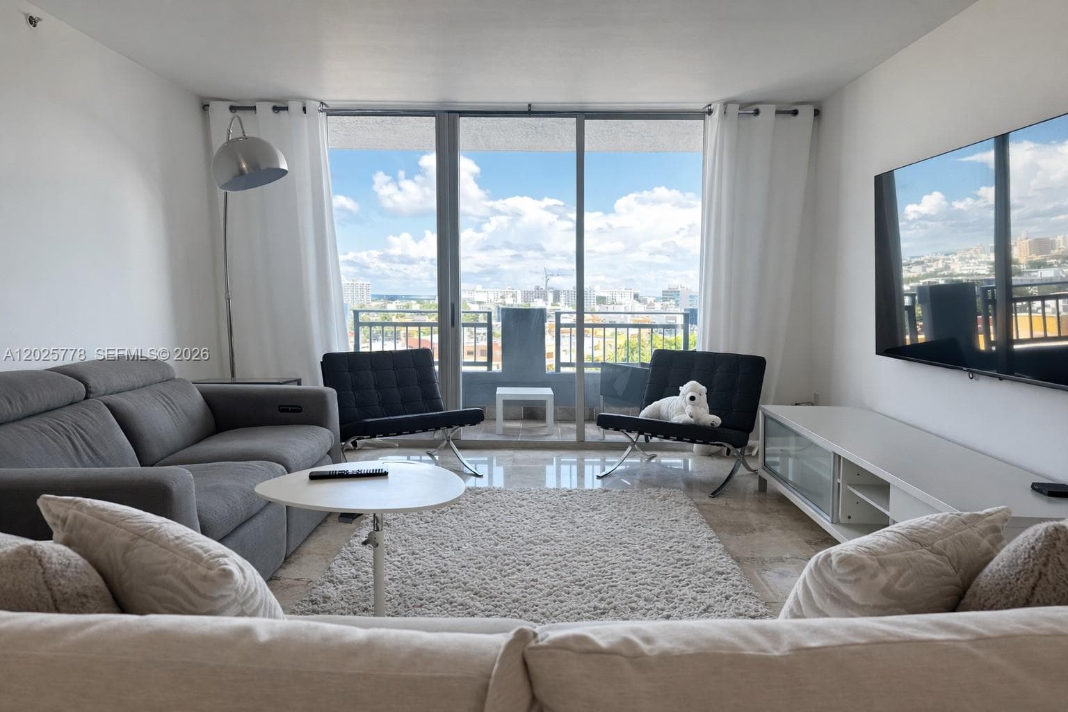 A12025778 — Miami Beach