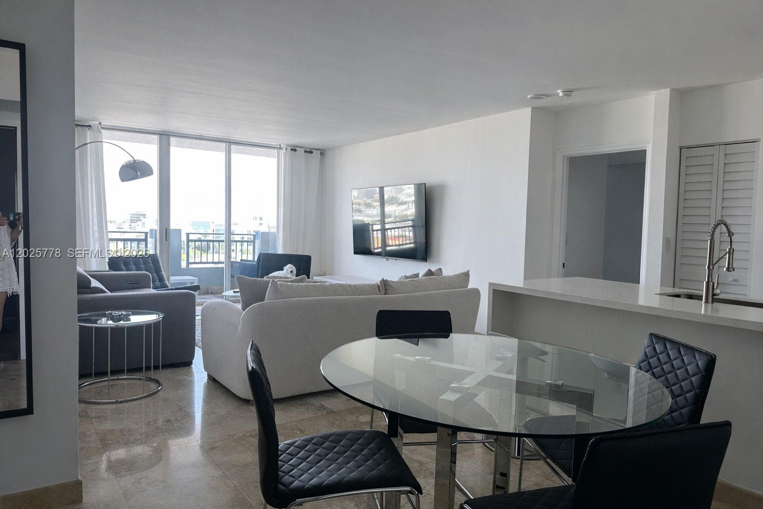A12025778 — Miami Beach — 4