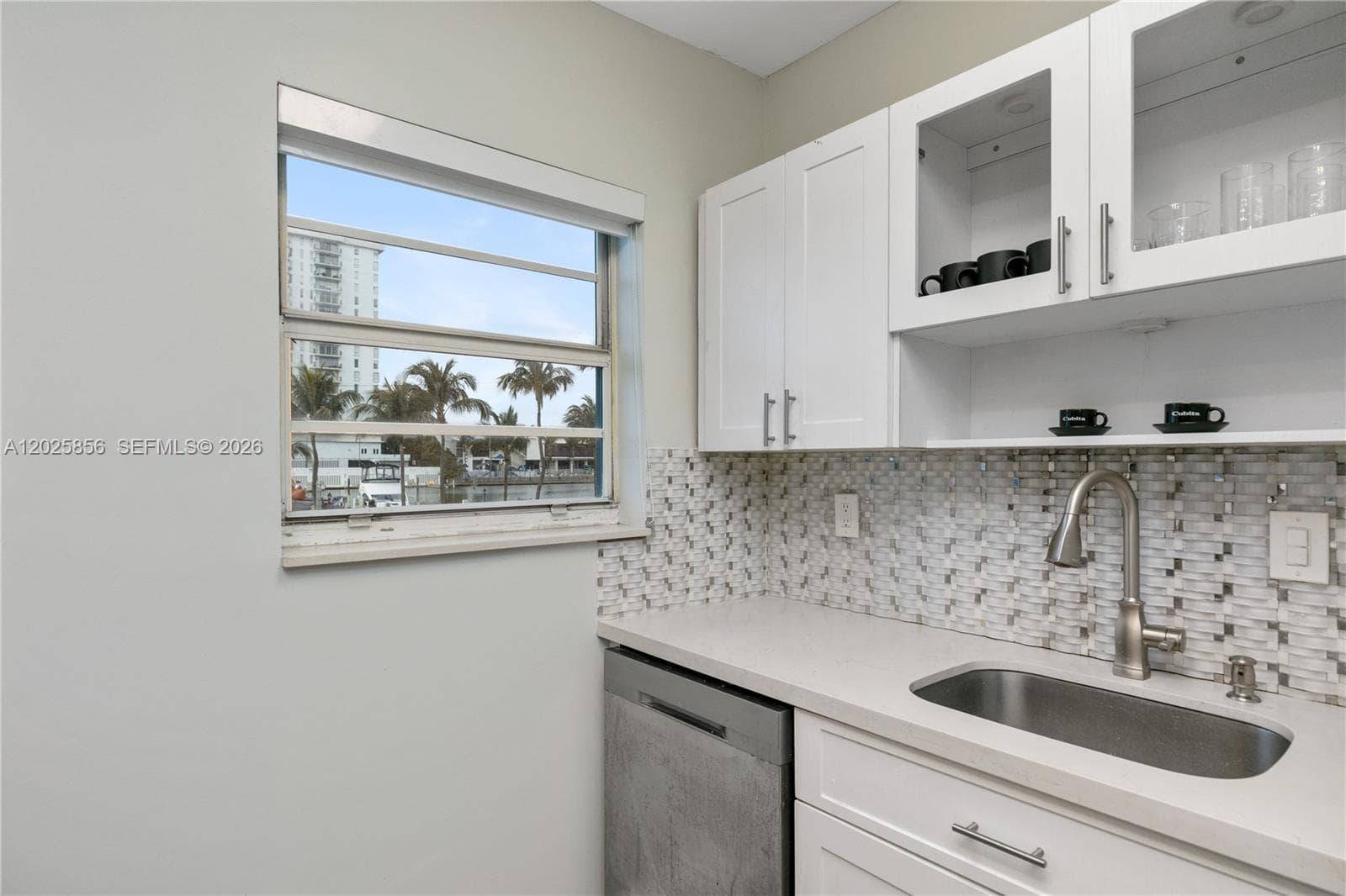 A12025856 — Miami Beach — 6
