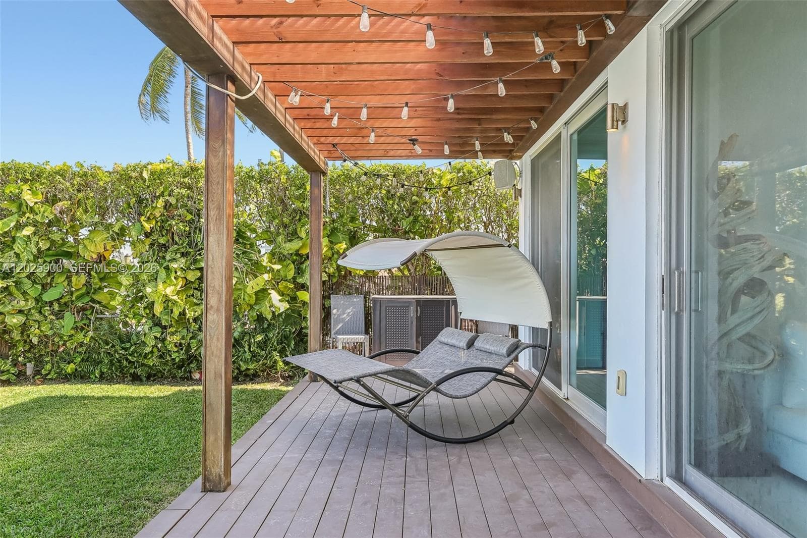 A12025900 — Miami Beach — 66
