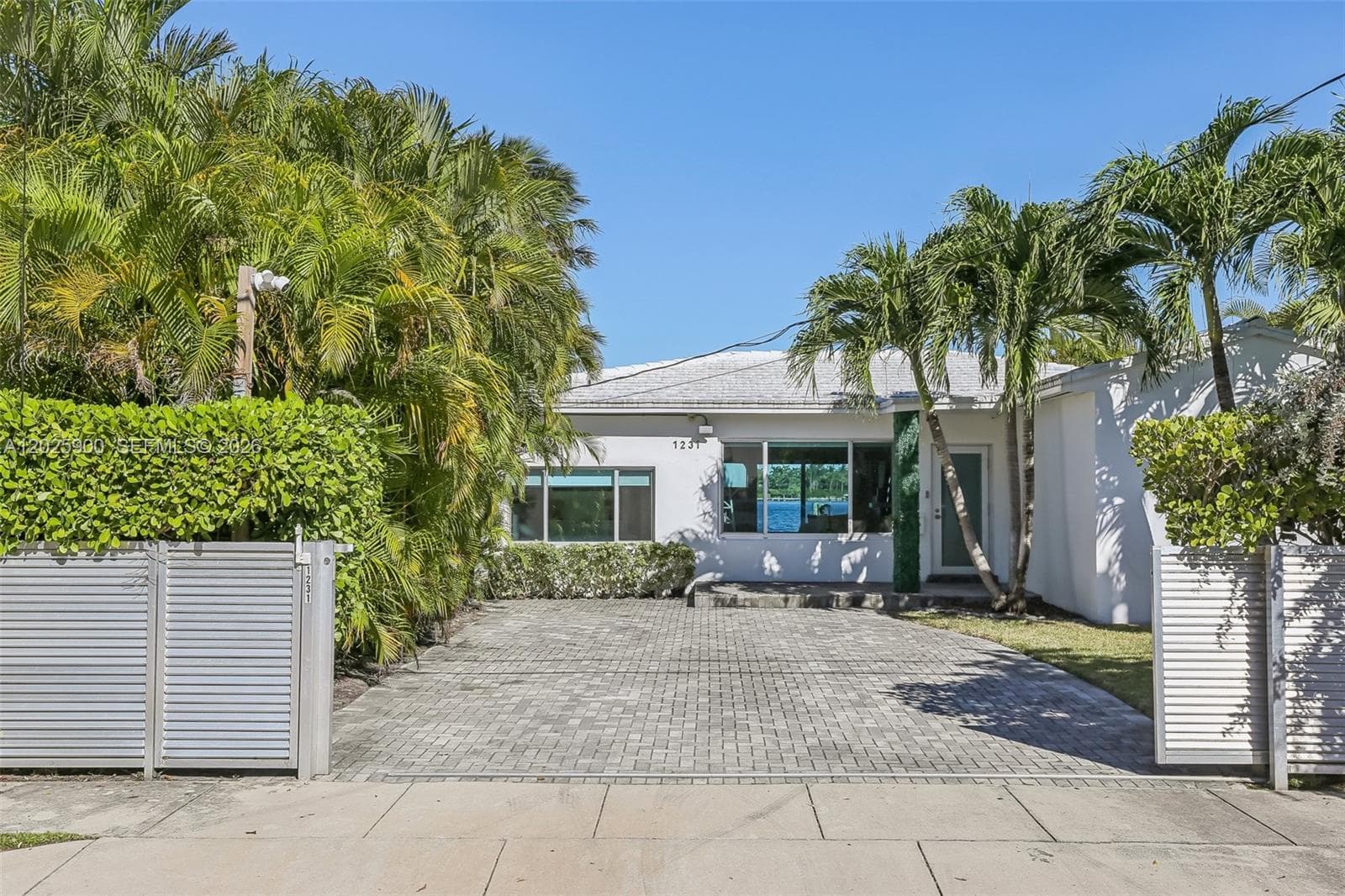 A12025900 — Miami Beach — 9