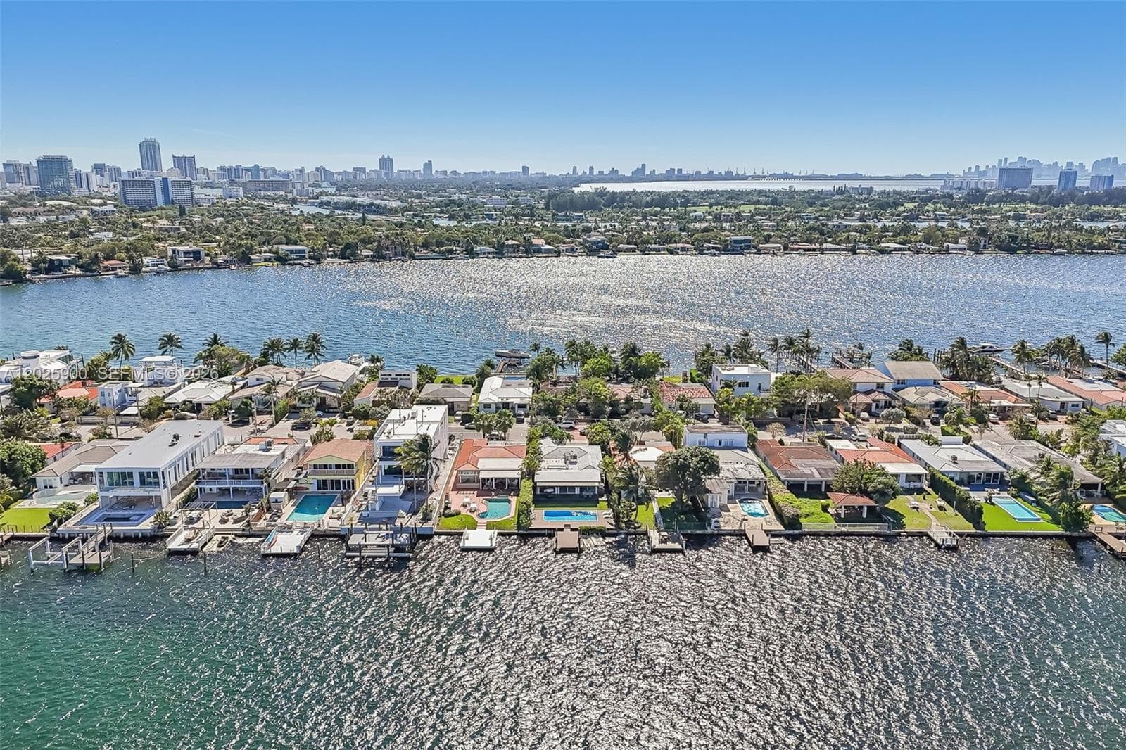 A12025900 — Miami Beach — 69