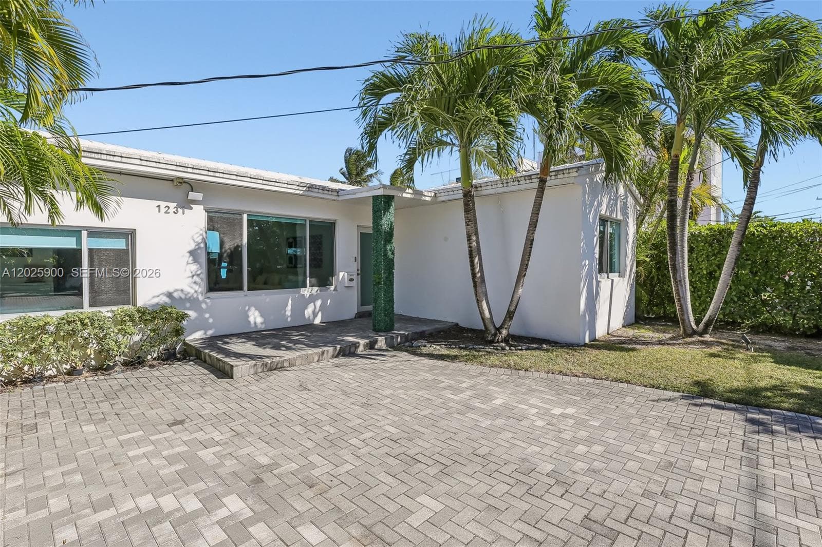 A12025900 — Miami Beach — 11