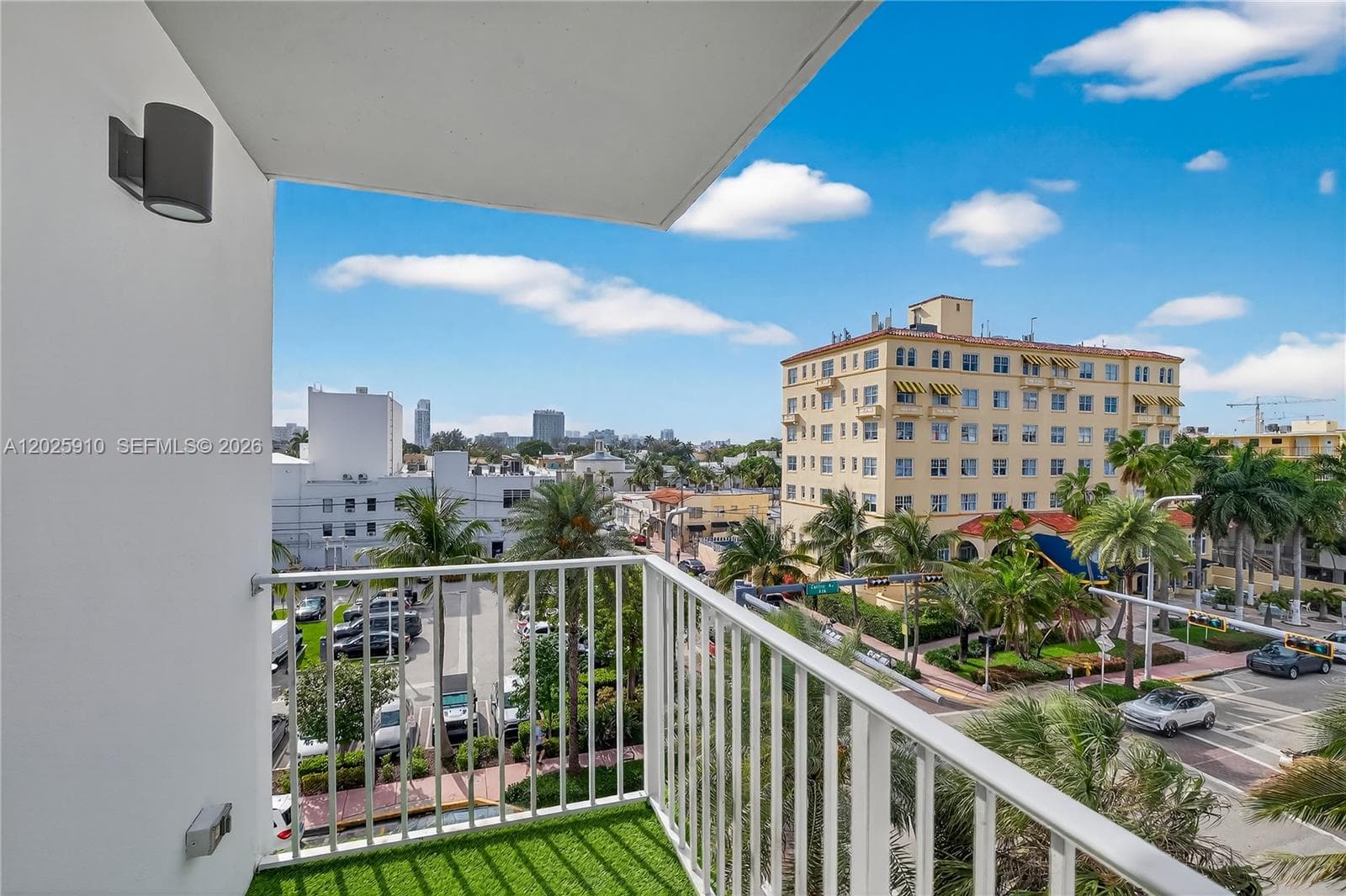 A12025910 — Miami Beach — 22