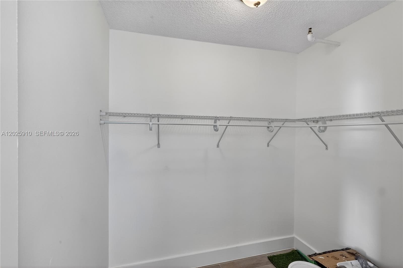 A12025910 — Miami Beach — 20