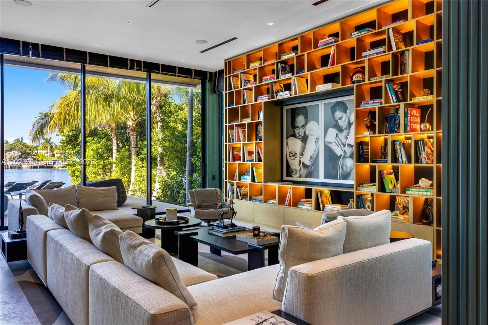 A12025934 — Miami Beach — 13