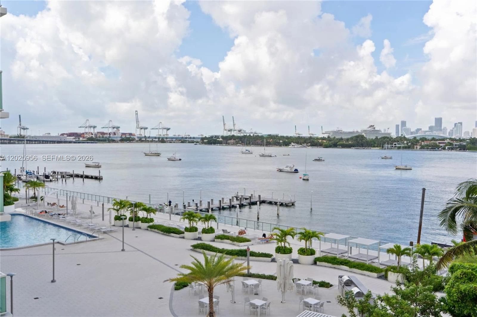A12025956 — Miami Beach — 18