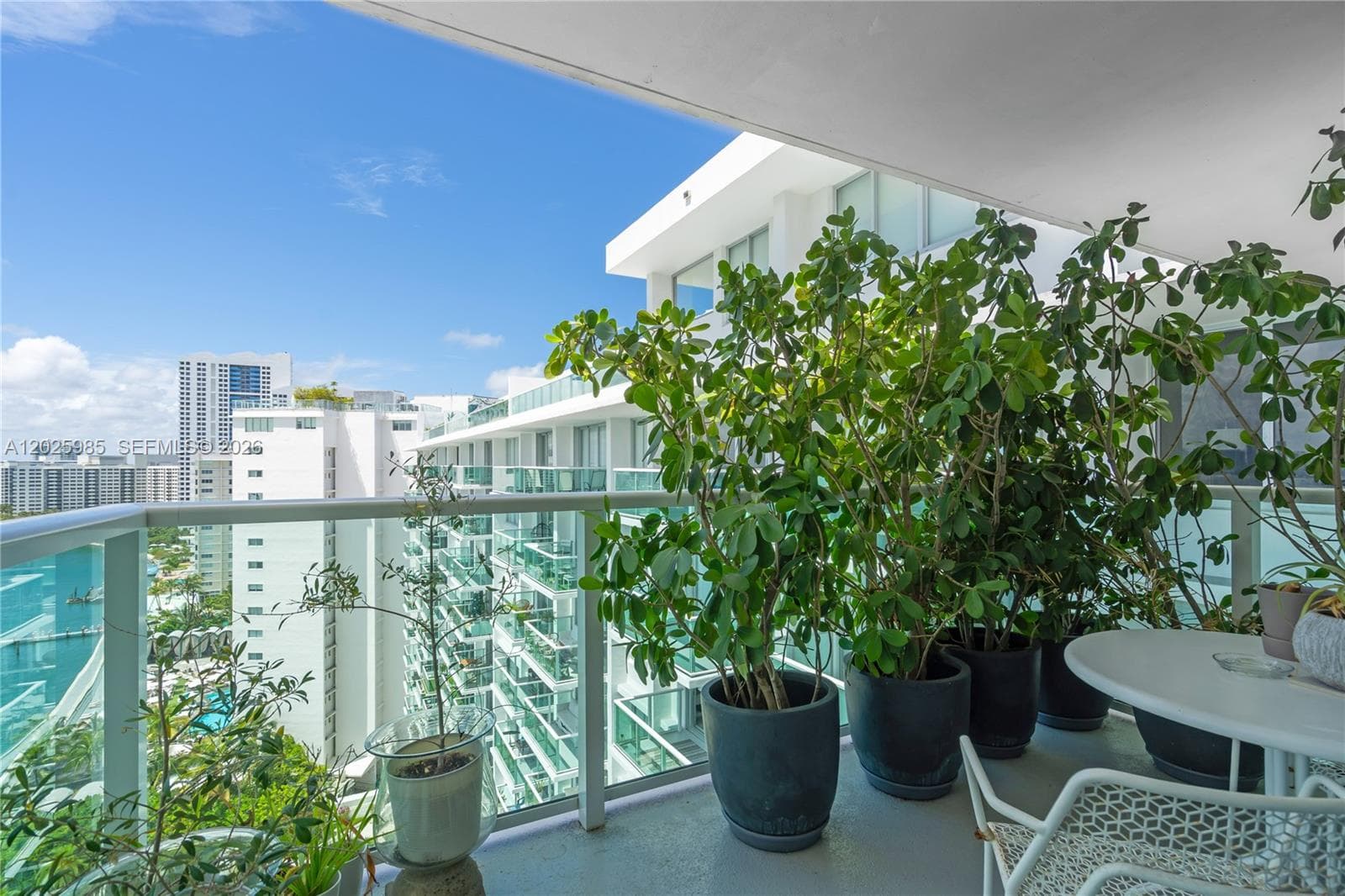 A12025985 — Miami Beach — 17