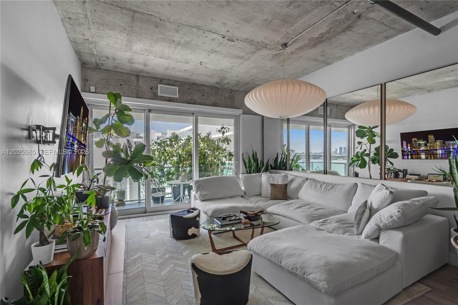 A12025985 — Miami Beach