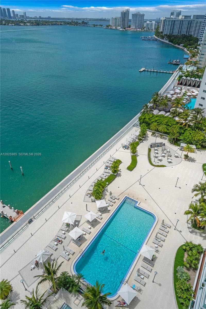 A12025985 — Miami Beach — 20