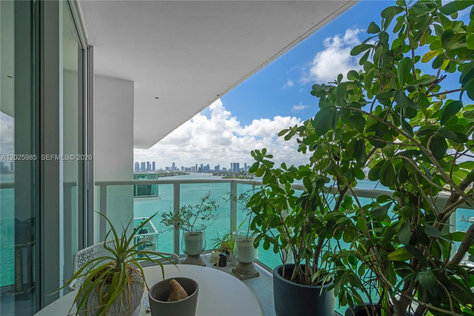 A12025985 — Miami Beach — 18