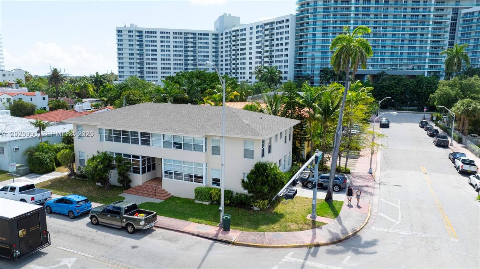 A12025996 — Miami Beach — 3