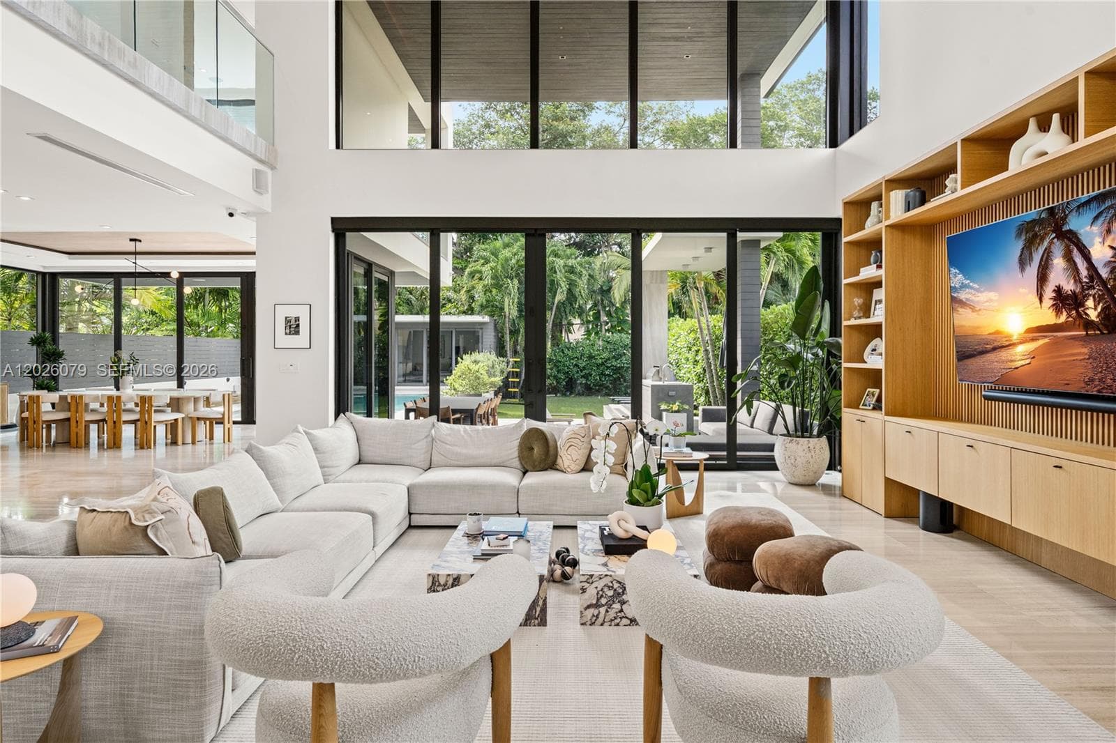 A12026079 — Miami Beach — 2