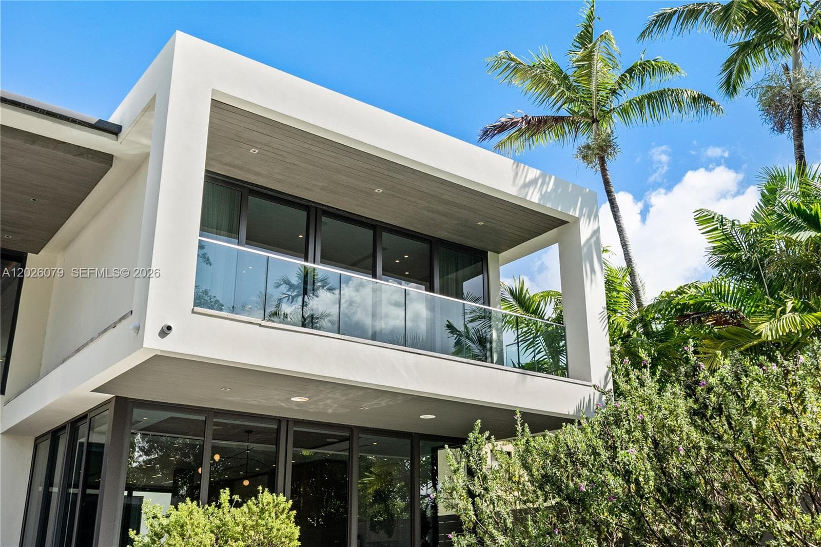 A12026079 — Miami Beach — 55