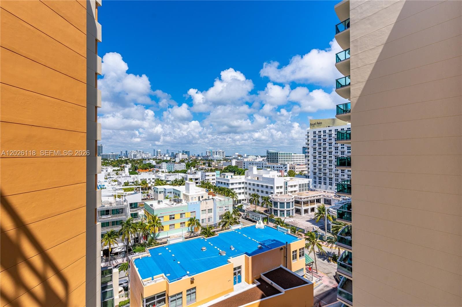 A12026118 — Miami Beach — 26
