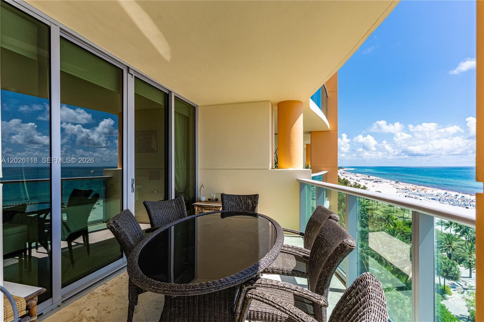 A12026118 — Miami Beach — 28