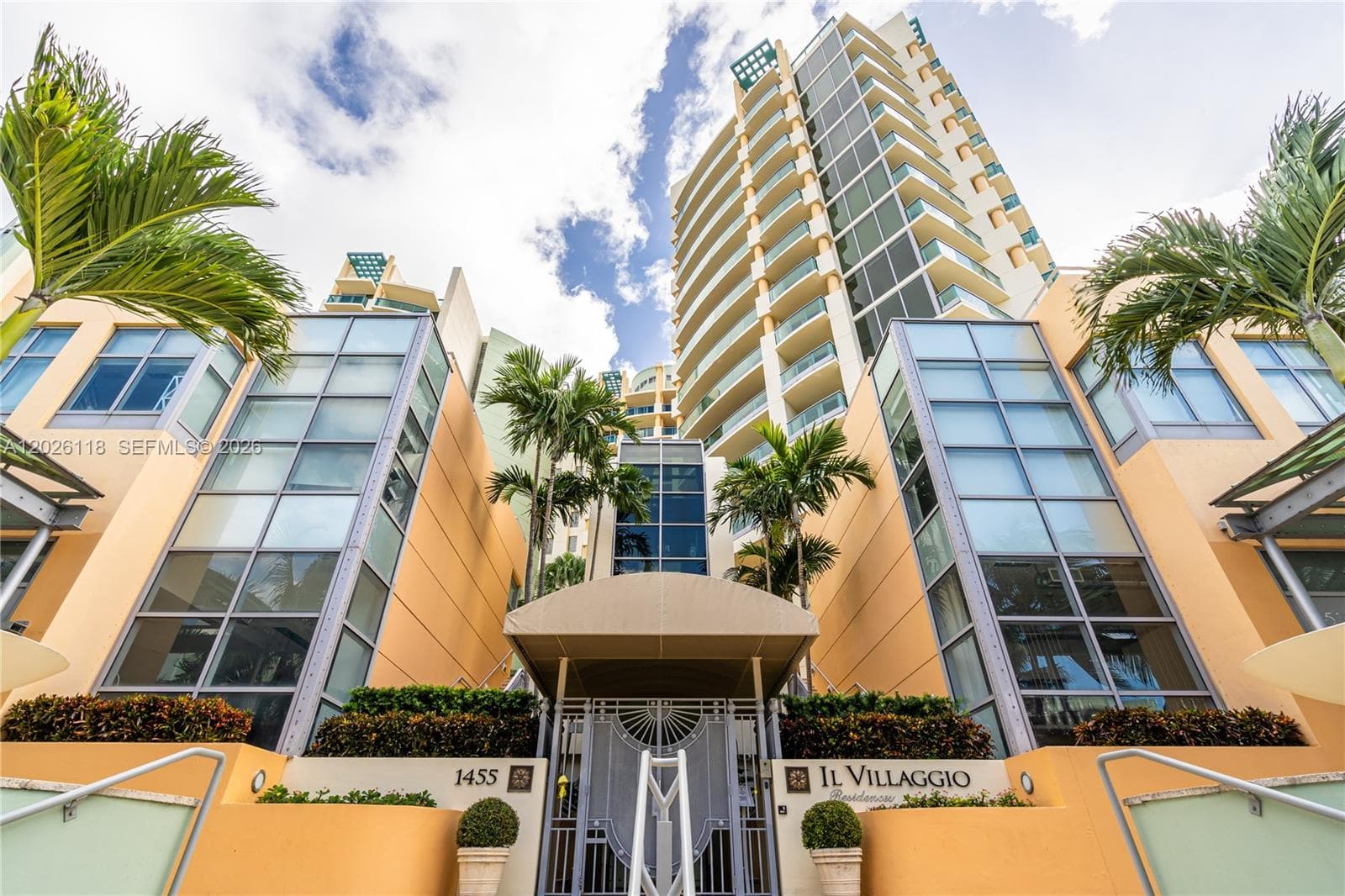 A12026118 — Miami Beach — 30