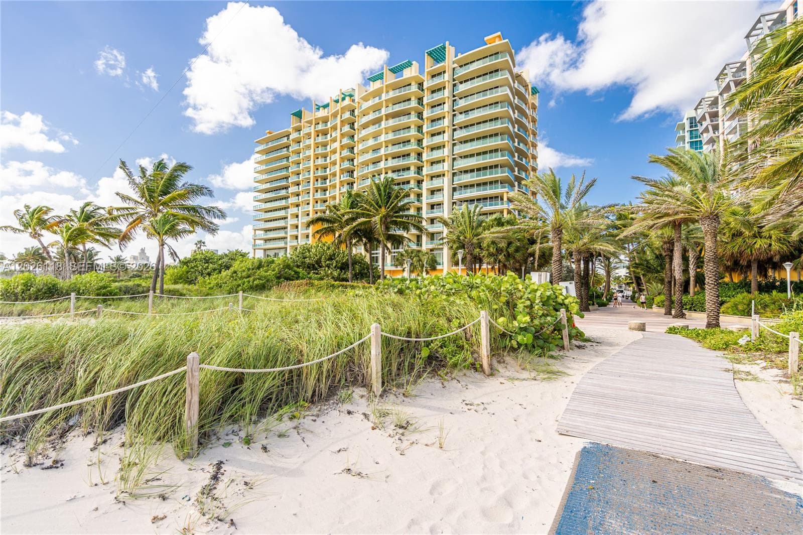 A12026118 — Miami Beach — 31