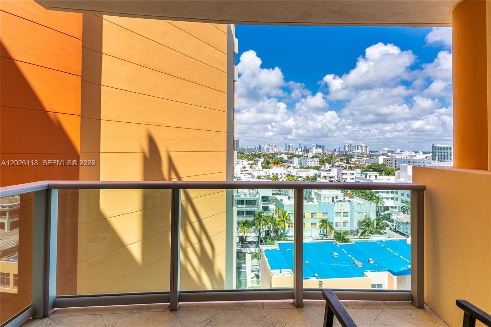 A12026118 — Miami Beach — 25