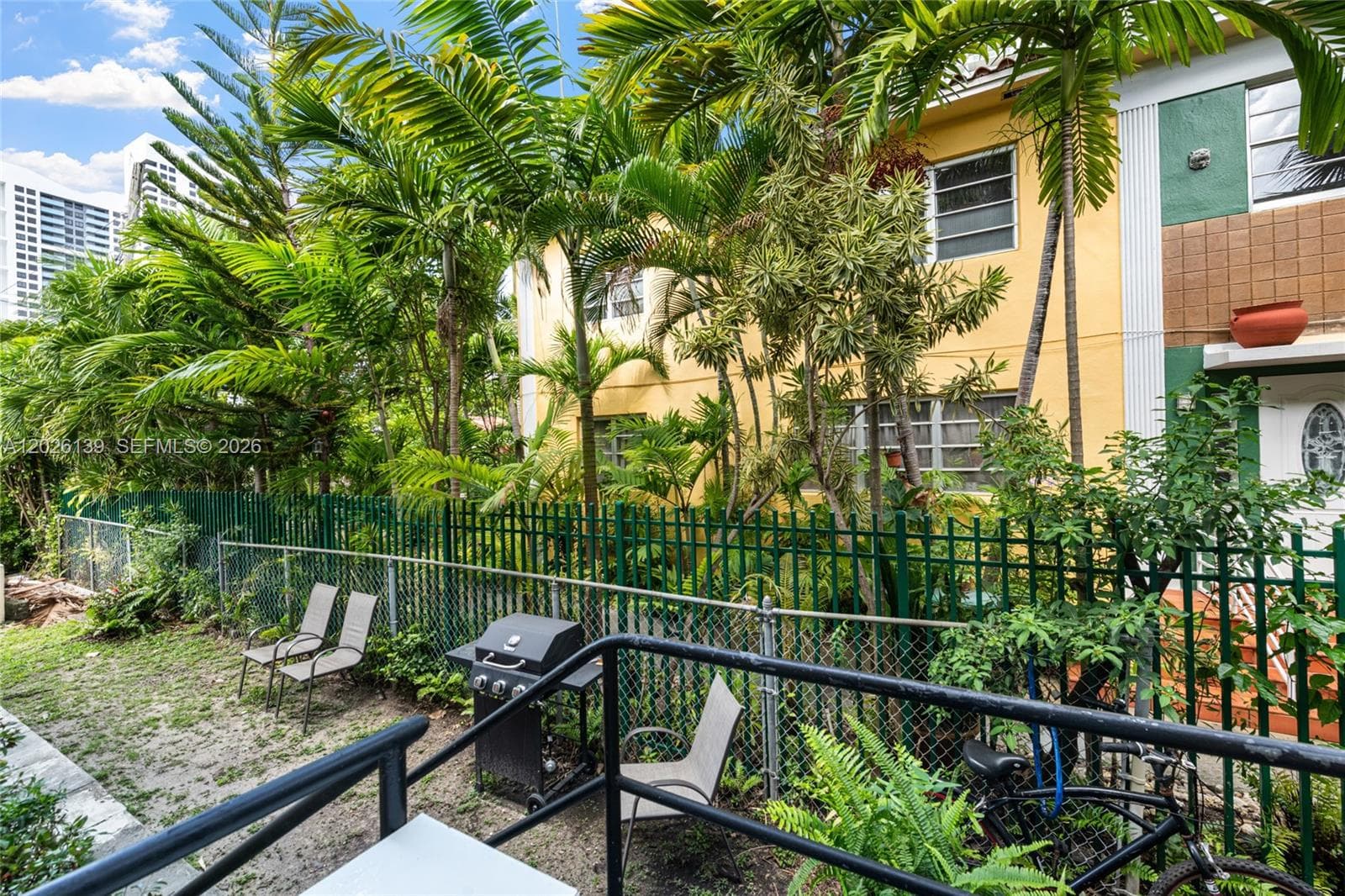 A12026139 — Miami Beach — 28