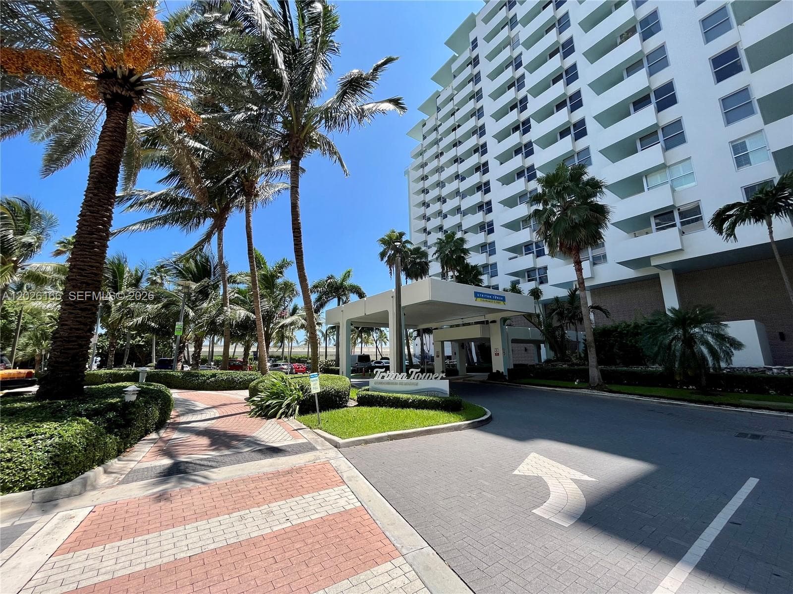 A12026166 — Miami Beach — 22